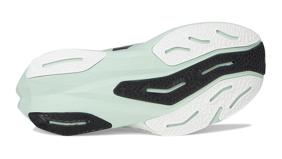 New Balance FuelCell Rebel v4 – image 4