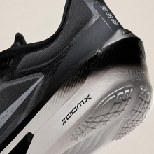 Nike Zoom Fly 6 Black — heel-detail studio view